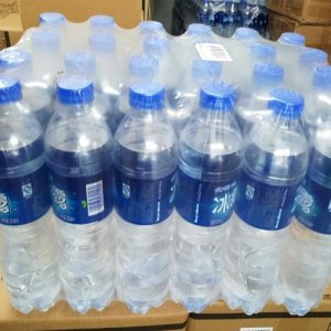 ​一元矿泉水一箱卖多少（超市一瓶矿泉水卖两三元）