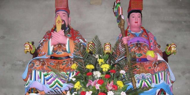 玉皇大帝与王母娘娘，神话故事中，玉皇大帝的老婆王母娘娘就是西王母吗？图4