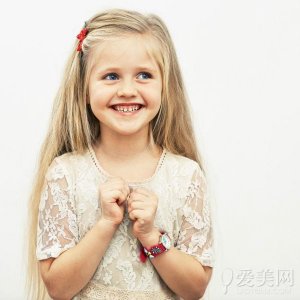​宝宝六一儿童节公主发型（时尚可爱女童发型）
