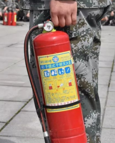 灭火器的使用五个步骤,灭火器使用五个步骤是什么图9