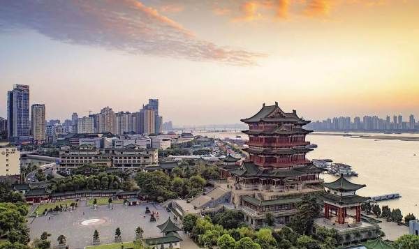 滕王阁在哪个城市,滕王阁序中的滕王阁是在哪个地方图6