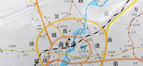 z122次列车，z122次列车1车厢43号是靠窗口的吗？图4