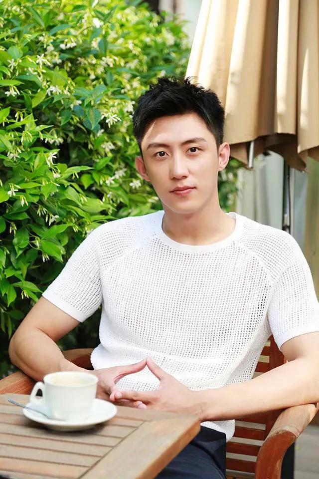 022年宝藏男孩黄景瑜个人资料简介"