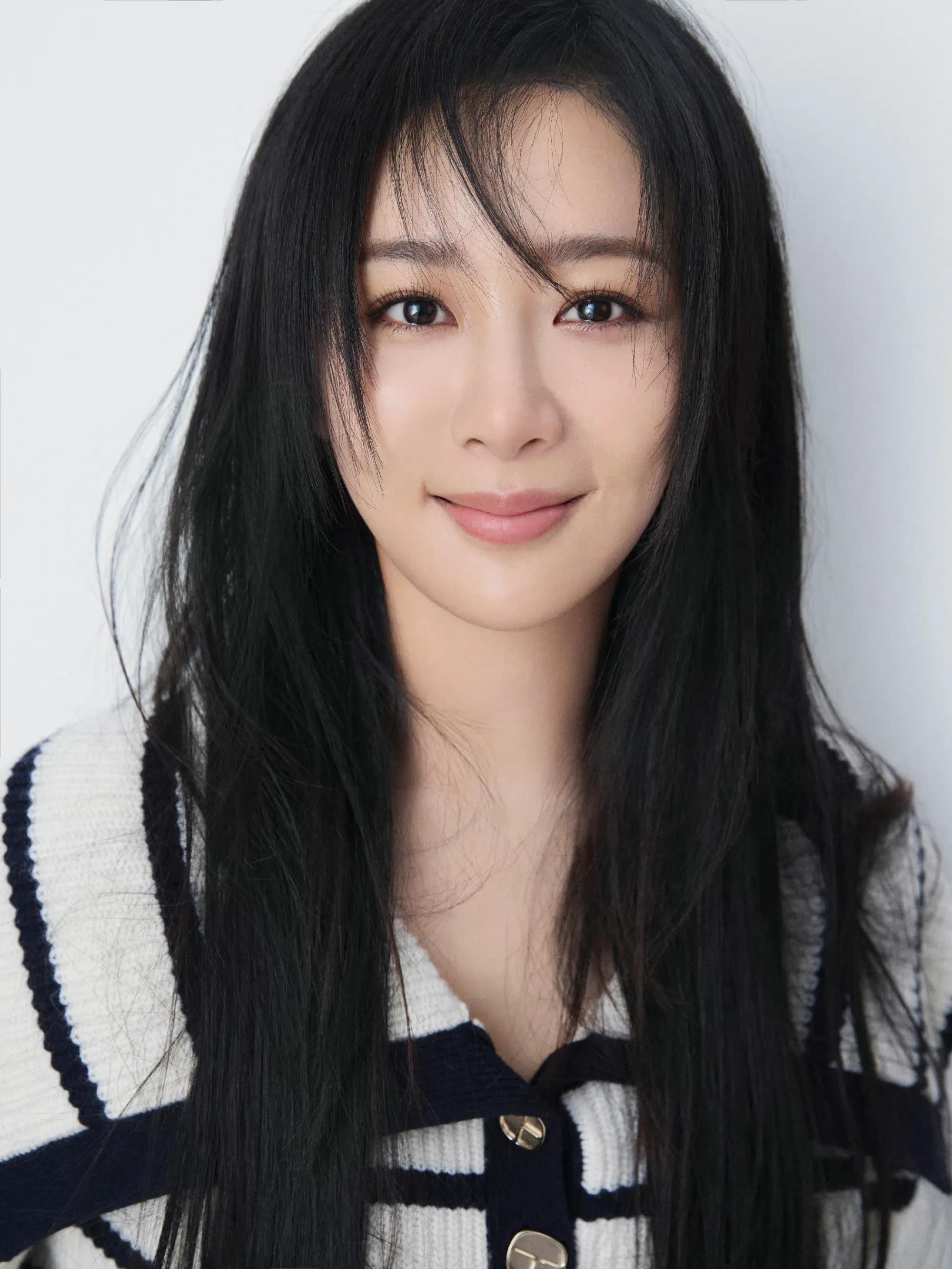 美图收藏丨看腻了杨紫短发，来看看杨紫长发卷发写真合集