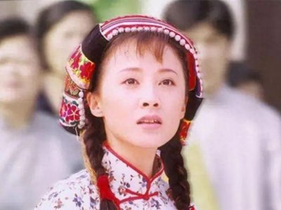 ​“可云”徐露近照曝光，皮肤紧致气质优雅，19 岁女儿欲出道当导演