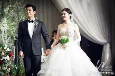 ​你为什么穿品如的衣服？品如的衣服明明这么土