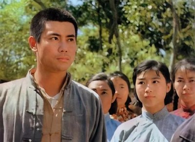 ​演员张国民个人资料：80年代当红小生，因“高大泉”成名，如今女儿也是演员