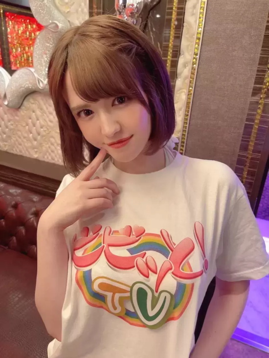 神秘佳丽千鹤えま写真分享，女子力妩媚入侵！