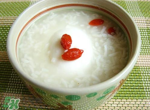 醪糟怎么读？醪糟下奶吗？