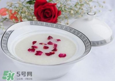 ​玫瑰花煮粥可以吃吗?玫瑰花粥的做法和功效