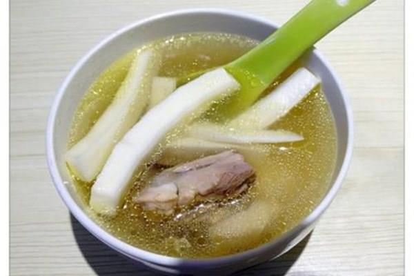椰子炖鸡有什么功效 椰子炖鸡要放什么材料