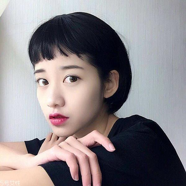 线条烫适合染什么发色 线条烫短发图片大全