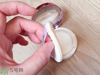 欧莱雅奇焕光采水光空气轻垫霜怎么样 欧莱雅轻垫霜怎么用