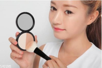 ​高光阴影粉什么时候用 高光阴影粉的用法图解