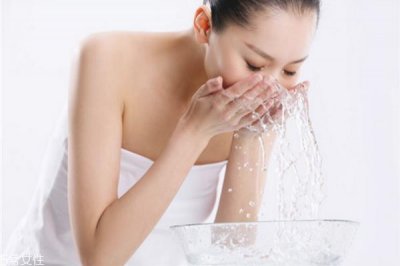 ​淘米水洗脸可以用洗面奶吗 淘米水洗脸的危害