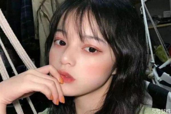 头发比较硬的女生适合烫头发吗 烫发对发质有什么要求
