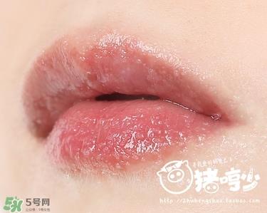 lush唇部磨砂膏保质期是多久？lush唇部磨砂膏过期可以用吗？