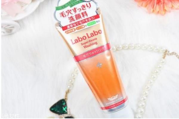 收缩水和面膜哪个先用 让你拥有婴儿肌