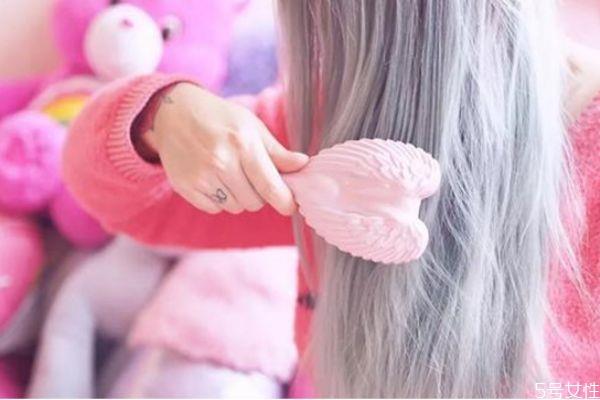 头发又软又油怎么办 头发又软又油应该用什么洗发水