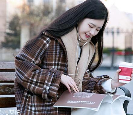 格子大衣适合什么人穿？经典格纹永不过时