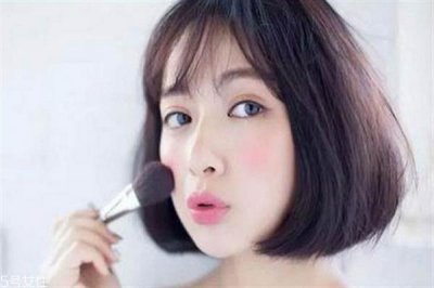 ​腮红膏和腮红粉哪个好用？黄皮适合的腮红颜色