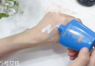 资生堂蓝胖子是物理防晒吗 资生堂蓝胖子会不会泛白