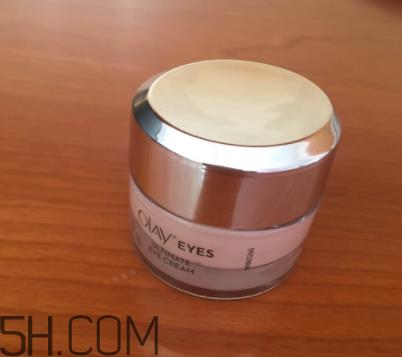 Olay素颜眼霜油不油？适合什么肤质？