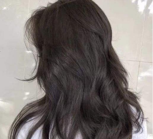 黑茶为什么染出来是黑色 黑茶色是什么样的发色