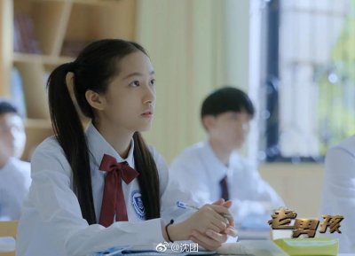 ​杨肸子《老男孩》诠释校园青春，暖心girl上线