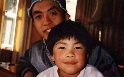 27年前，童话诗人顾城拿斧头砍妻后自尽，留下唯一儿子，现状如何