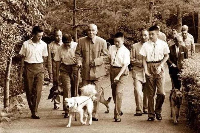 蒋介石唯一的混血孙女，迷恋二婚大叔，蒋经国痛哭劝阻无效