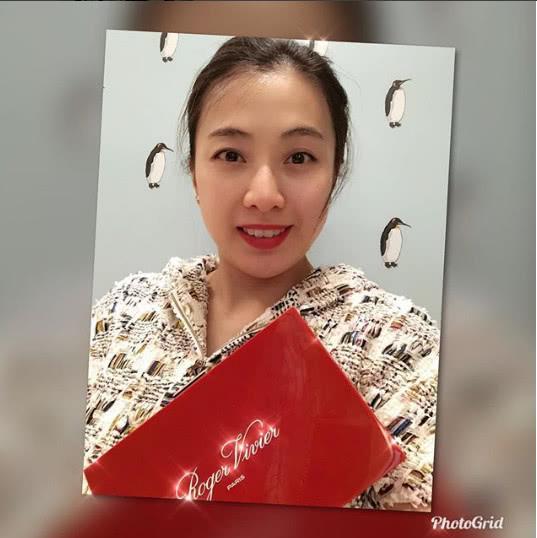 甘比产后晒素颜自拍照，脸部圆润发福明显