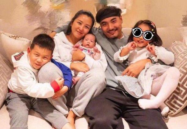 曝出何洁近照，生三胎后身材变样，网友：滚出圈子！