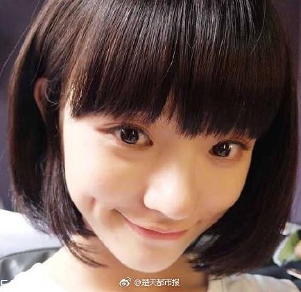 短发发尾外翻的发型怎么弄？谁弄谁美