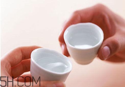 洗发水怎么区分酸碱性？防掉发的最好方法