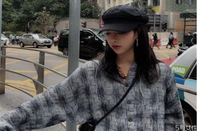 ​平顶帽怎么戴显脸小 平顶帽怎样戴才好看