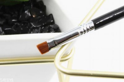 ​眼影刷什么毛最软 这2种毛柔软舒适