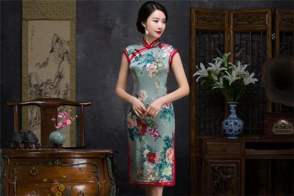 穿旗袍怎样不显肚子 穿旗袍怎么显身材