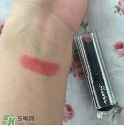 娇兰小黑裙003好看吗？娇兰小黑裙唇膏003试色