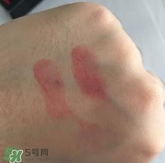 娇兰小黑裙003好看吗？娇兰小黑裙唇膏003试色