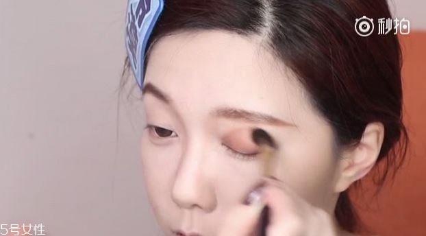 朱古力色眼妆怎么画