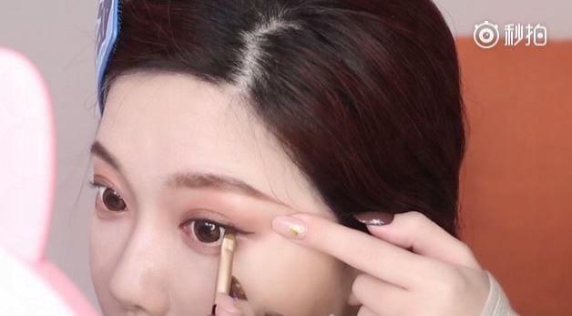 朱古力色眼妆怎么画