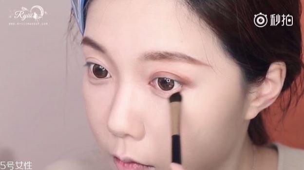 朱古力色眼妆怎么画