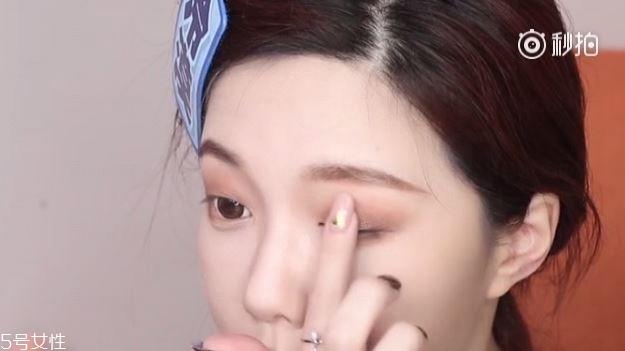 朱古力色眼妆怎么画