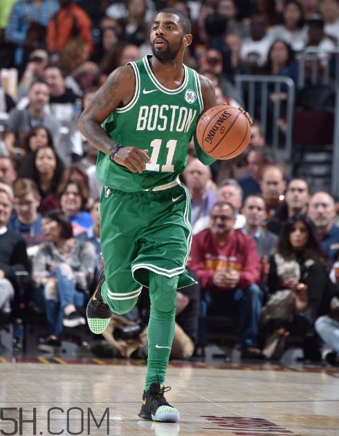 nike kyrie 3凯尔特人配色实物什么样？