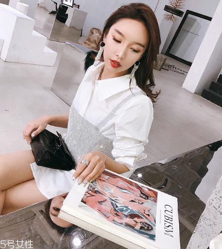 衬衫可以搭配羽绒服吗？衬衫要这样搭配