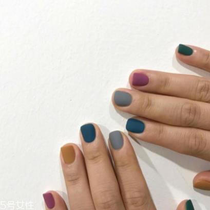 涂一次指甲油多久卸掉？最好是半个月卸掉