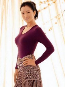 ​巩俐：岁月无痕，58岁依旧驭红毯的女王之美