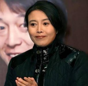 ​50岁孙红雷妻子曝光：原来是我们熟悉的她