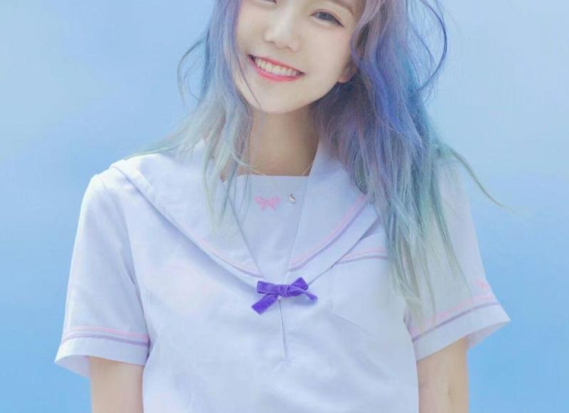 女子转行后偷偷洗掉前胸处纹身，直言开始新生活，洗掉不好的回忆